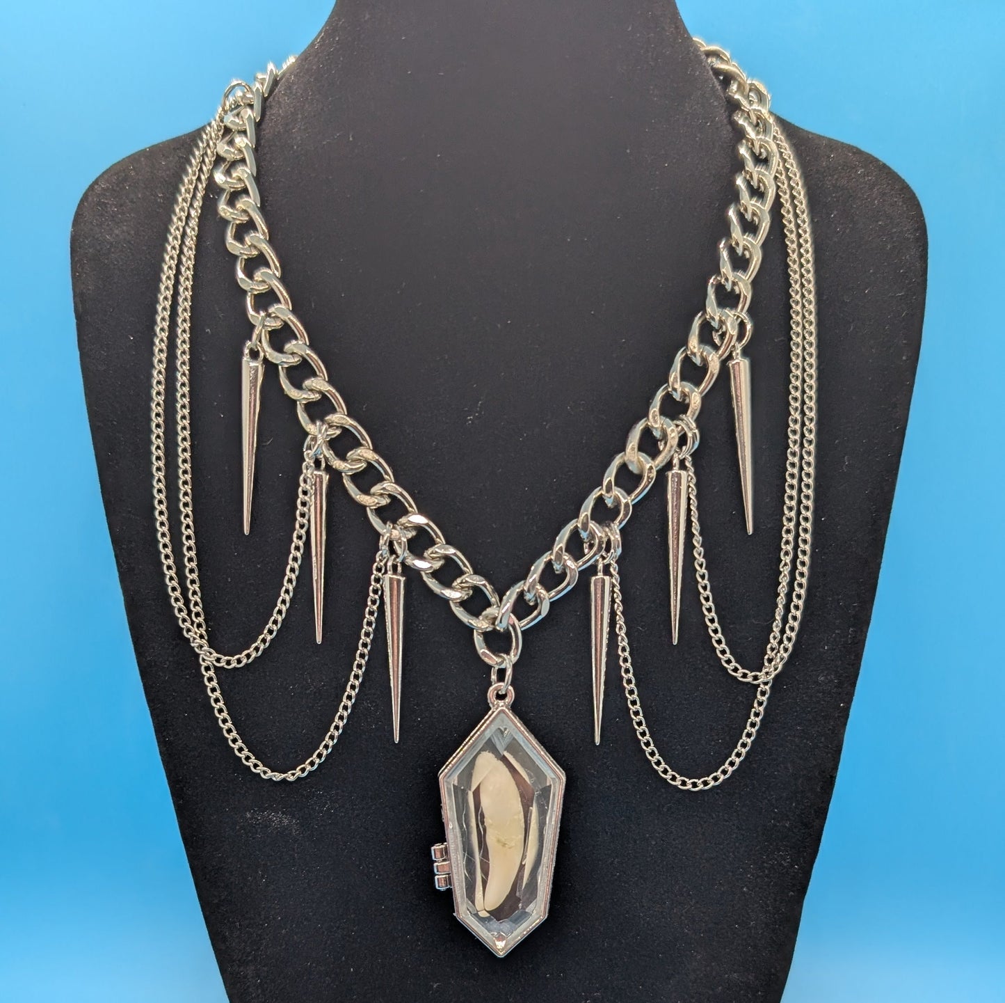 Dog Tooth Spike Choker